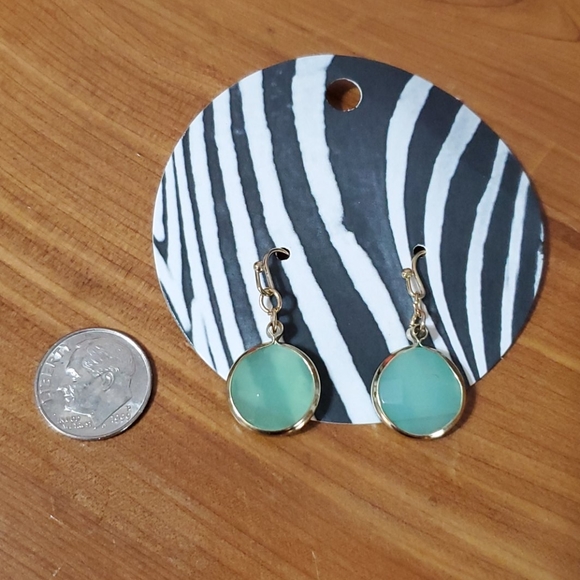 Classic Earrings - Picture 3 of 3